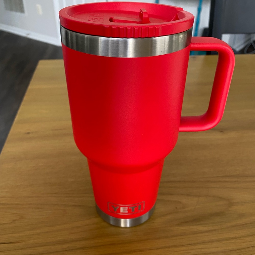 YETI Rambler 30 oz Travel Mug with Flip Straw Lid - Rescue Red